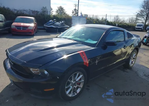 2011 Ford Mustang V6 Premium z USA, uszkodzony, nr VIN 1ZVBP8AM2B5153566